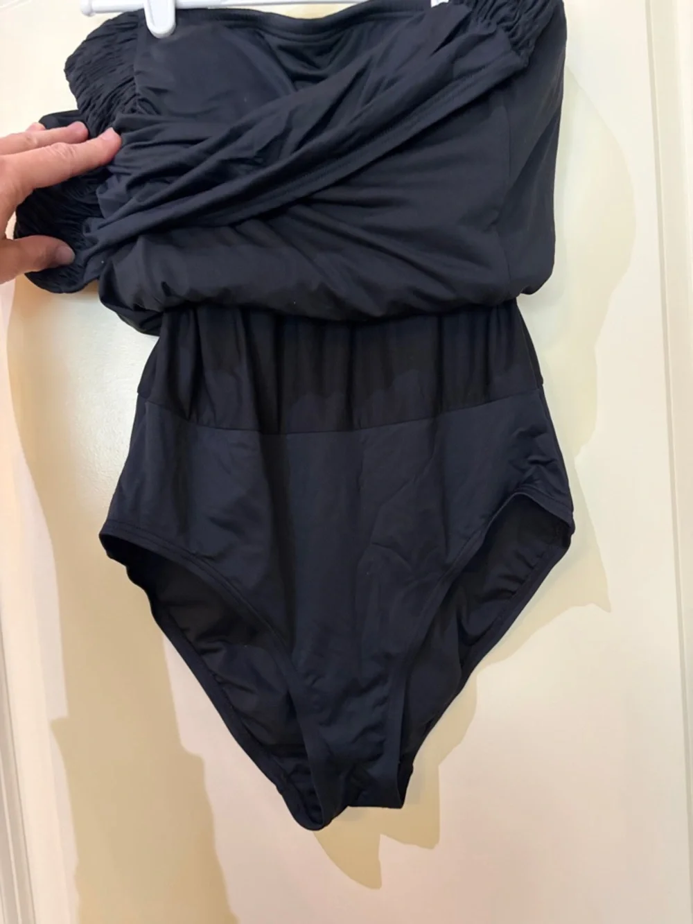 Black Ruched Strapless One-Piece Swimsuit - Picture 4 of 8